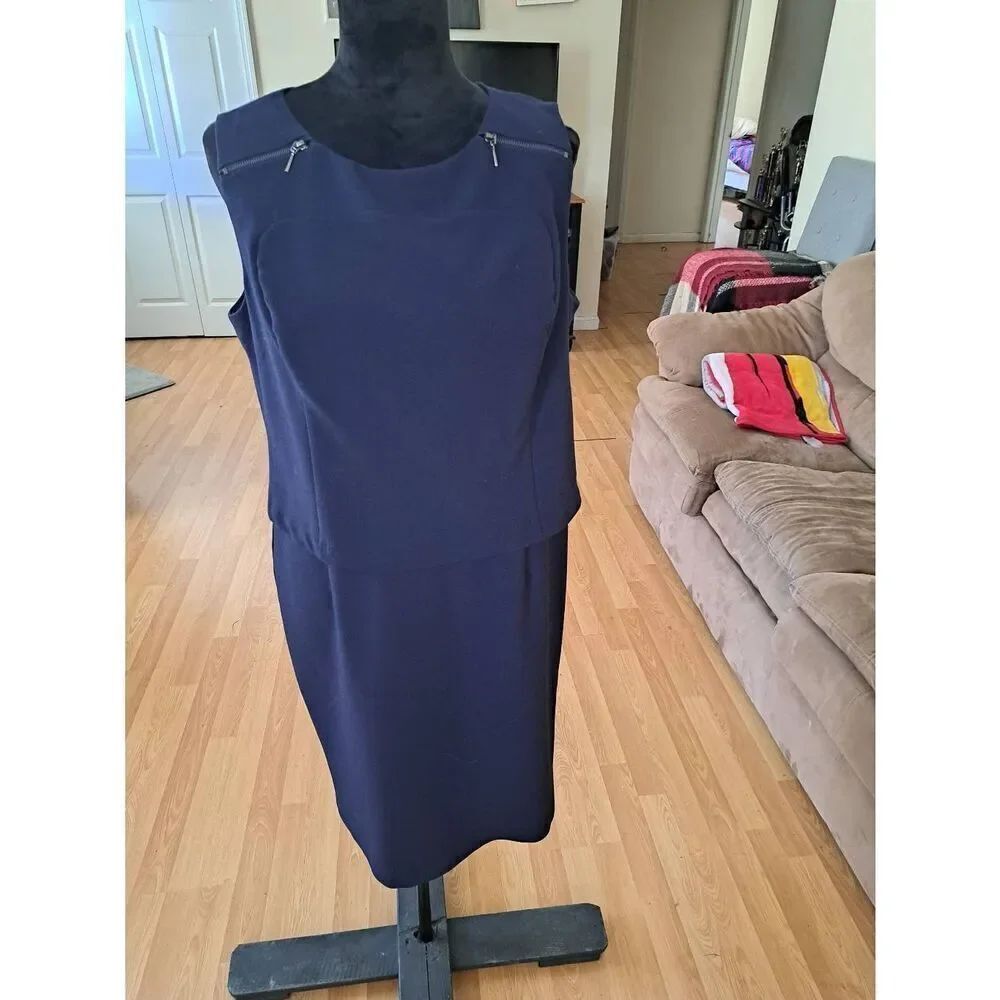 Size 14 Evan Picone DressâNavy Blue Sleeveless Zipper Detail Rear Zip Midi Dress